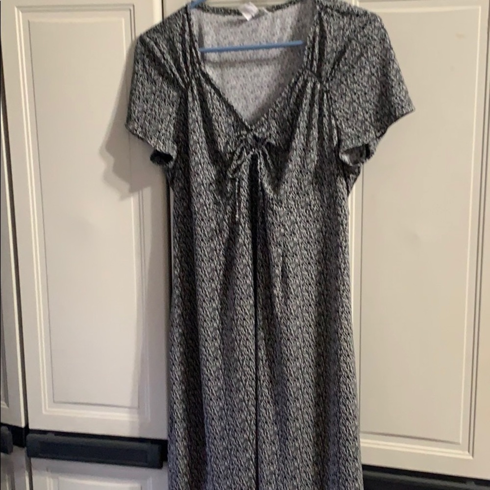 Short sleeve maternity dress